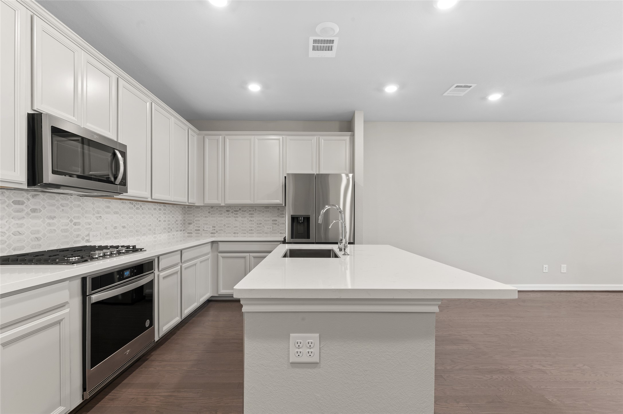 9511 Towne Lake Parkway Property Photo 7