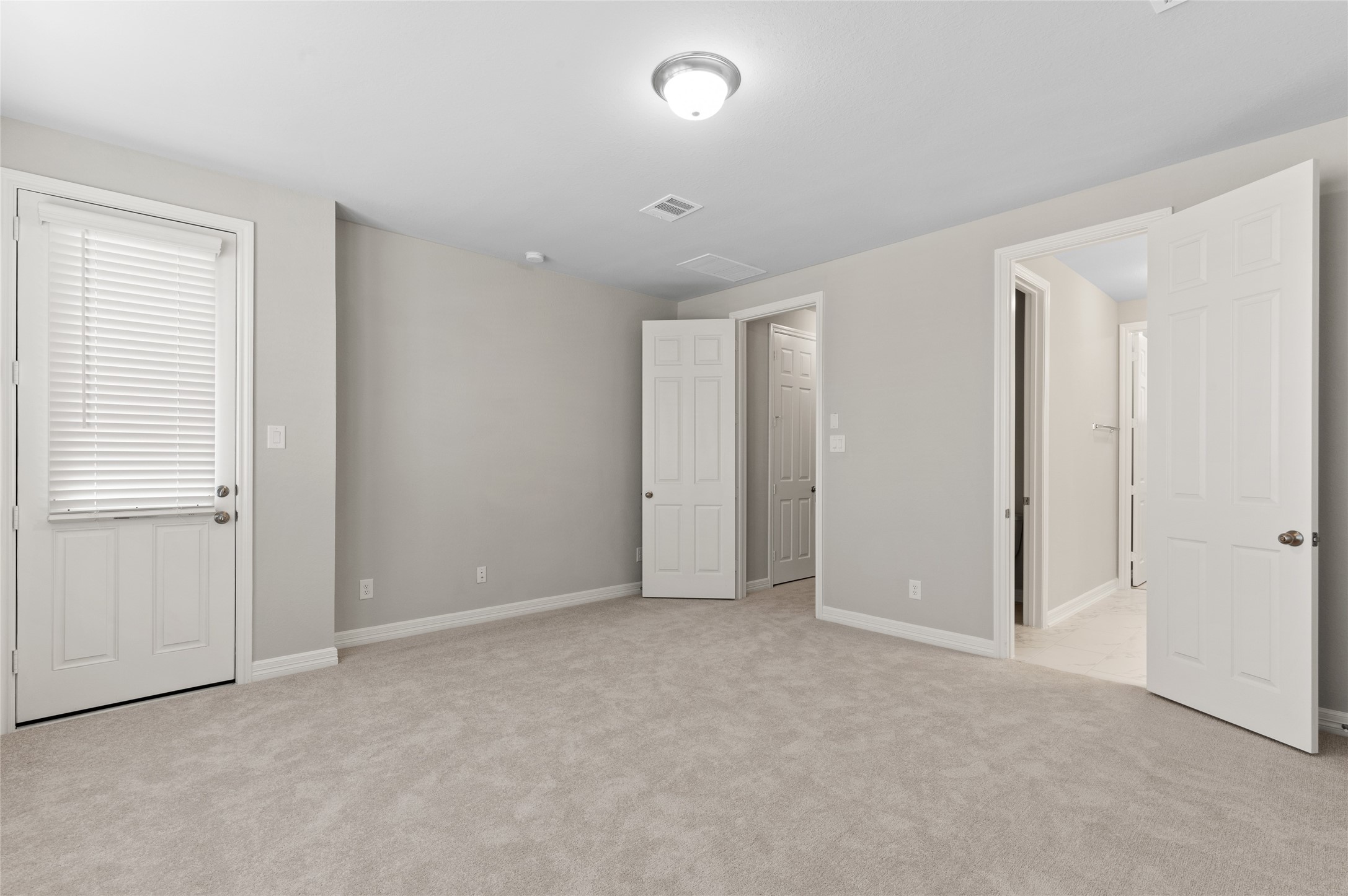 9511 Towne Lake Parkway Property Photo 11