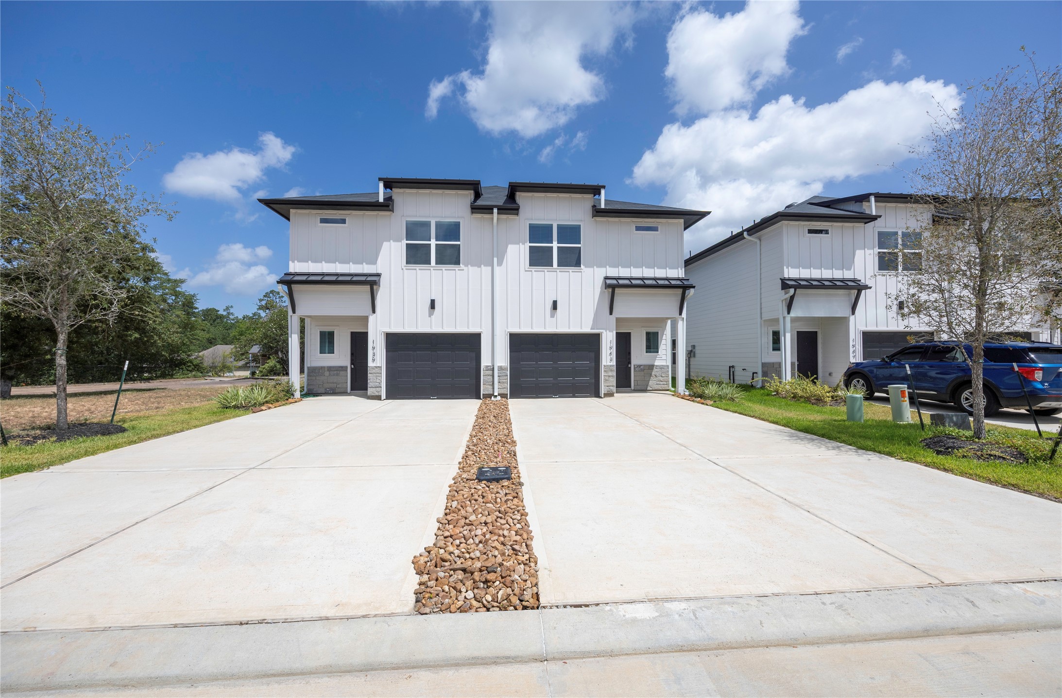 1939 Longmire Villas Court Property Photo 33