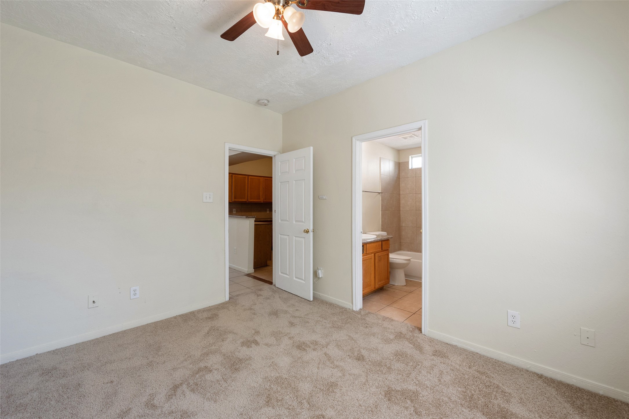 6827 Dumble Street A Property Photo 12
