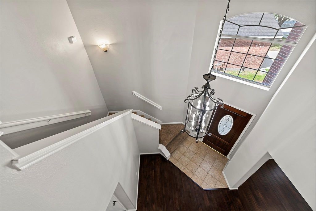 2518 Hidden Park Lane Property Photo 8