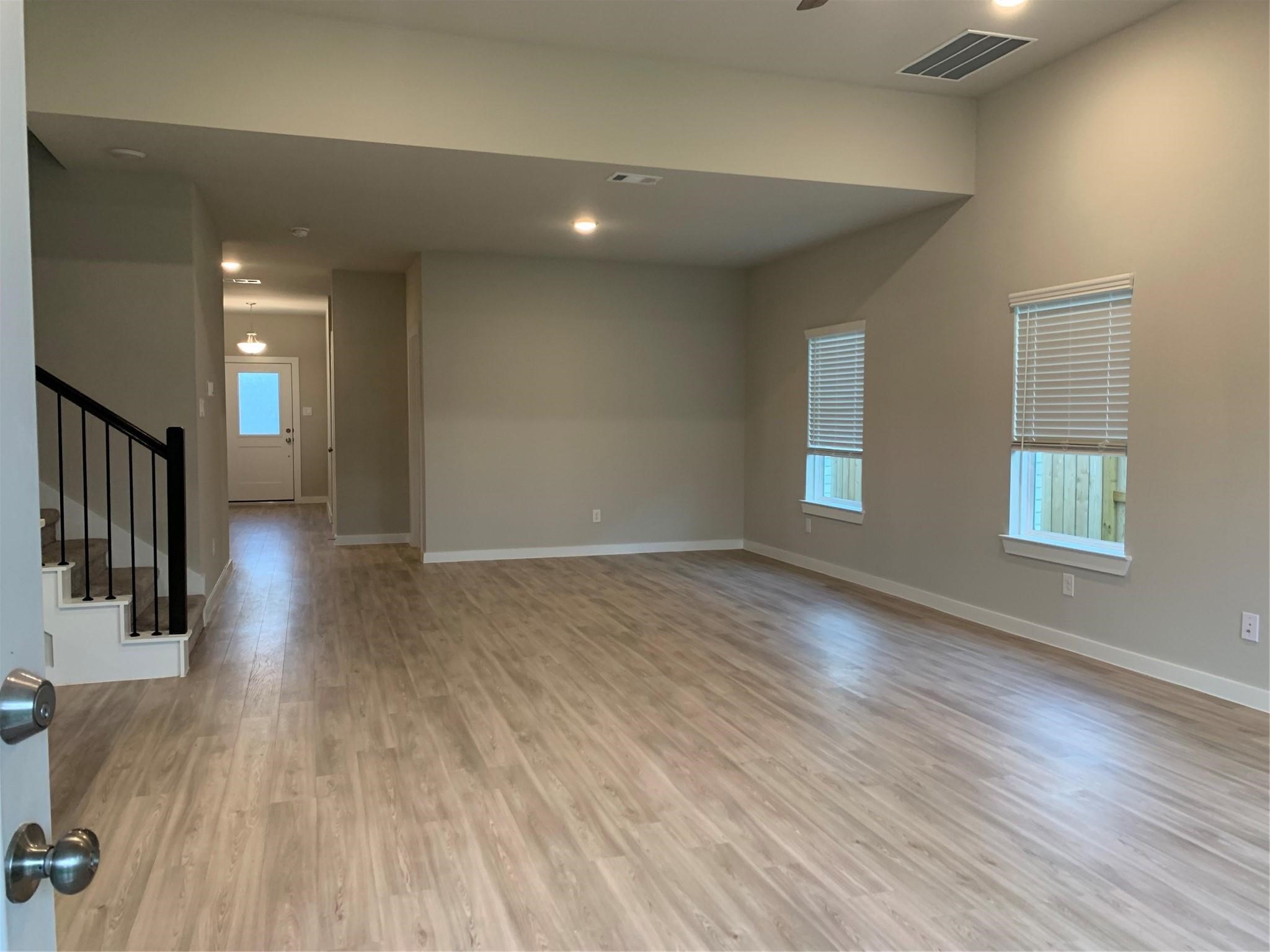 8611 Jetty Glen Drive Property Photo 8