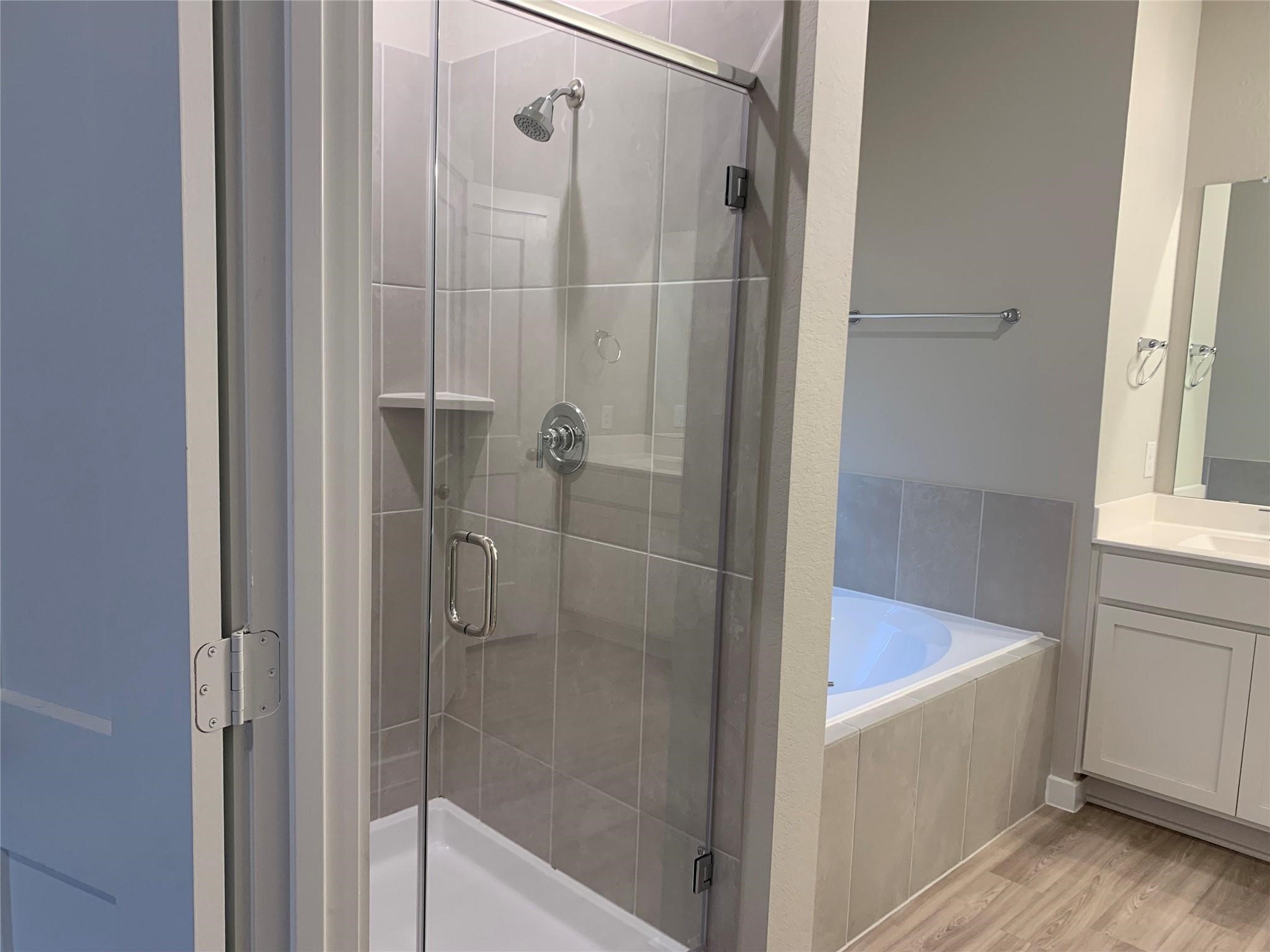 8611 Jetty Glen Drive Property Photo 11