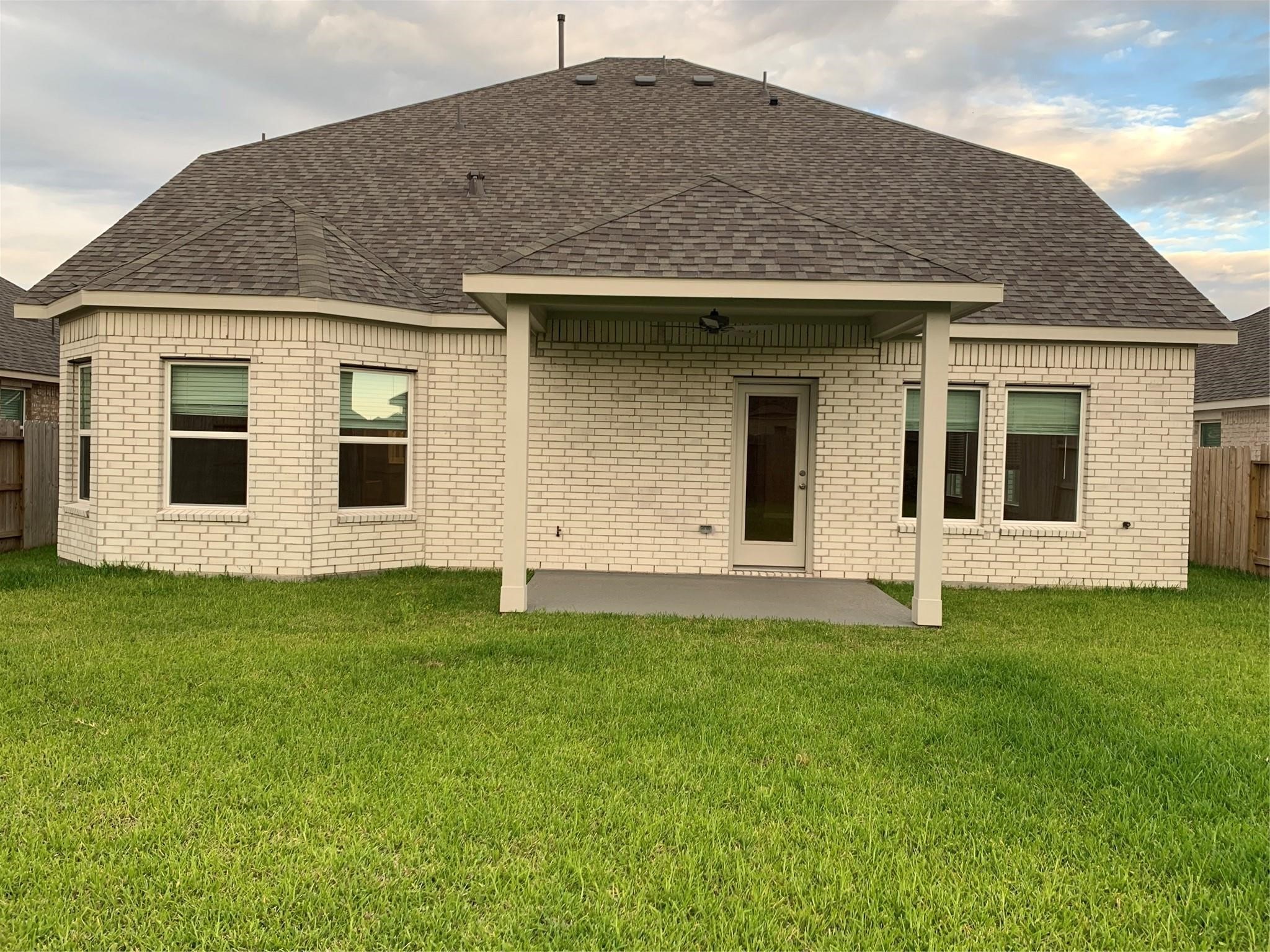 8611 Jetty Glen Drive Property Photo 24
