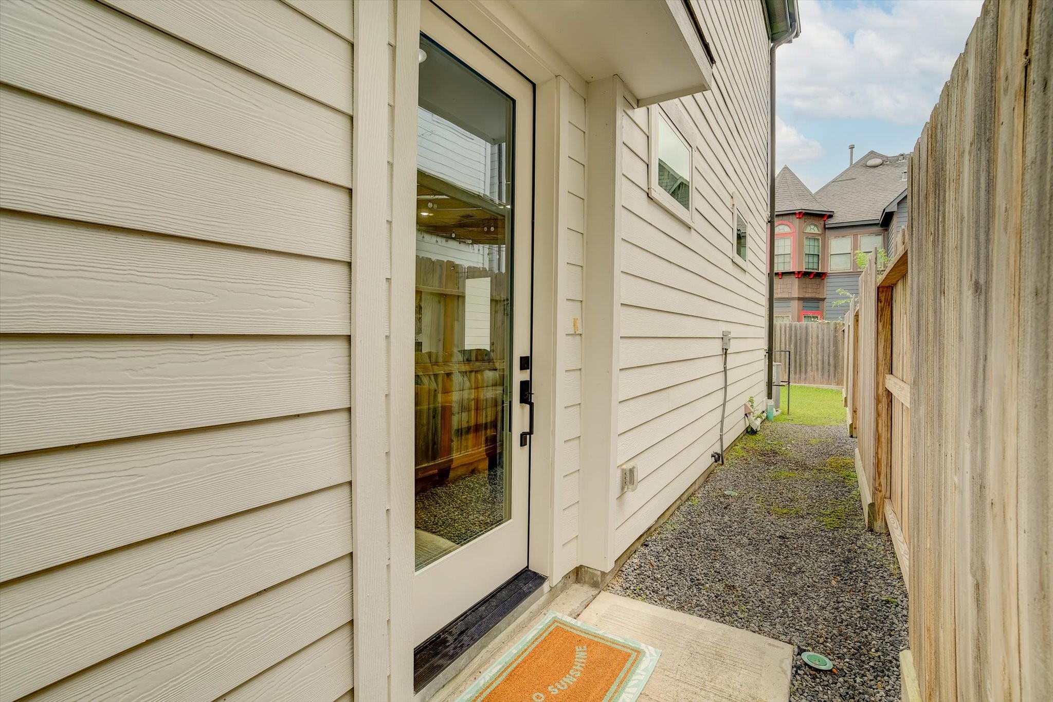 2511 Stuart Street Property Photo 2
