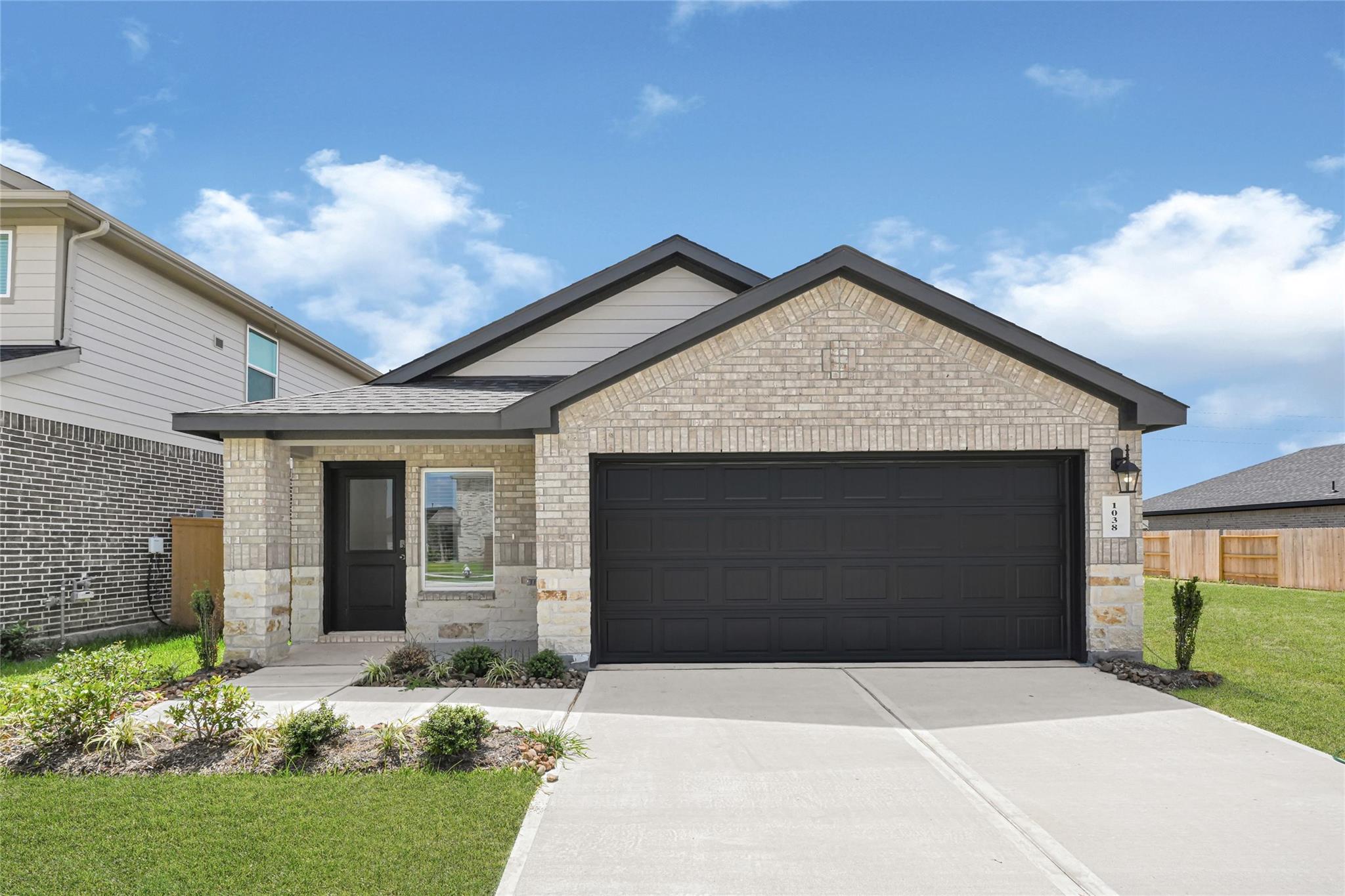10619 Dogwood Sky Drive, Beasley TX 77417 Property Photo 1