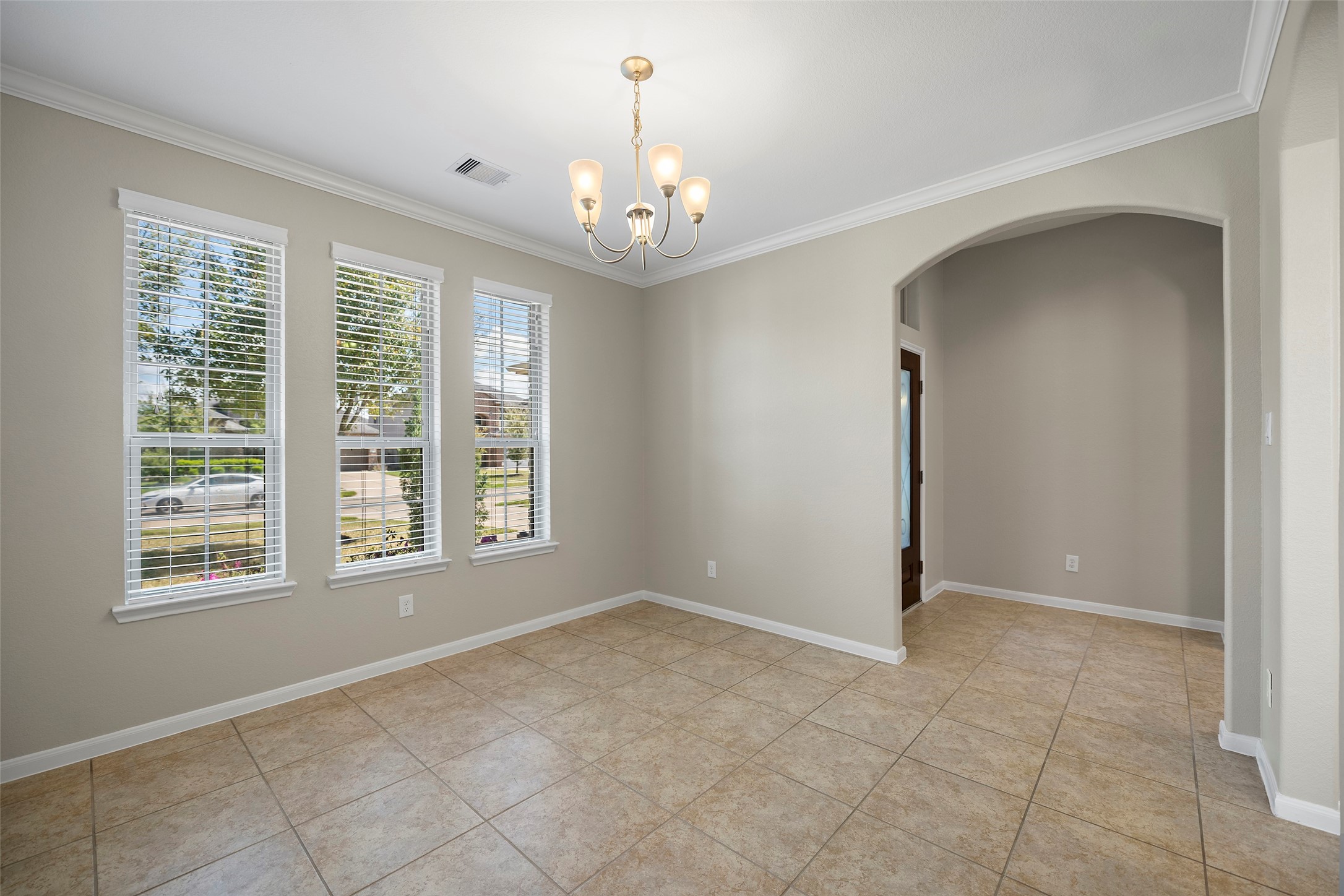 15623 Whisper Woods Drive Property Photo 6