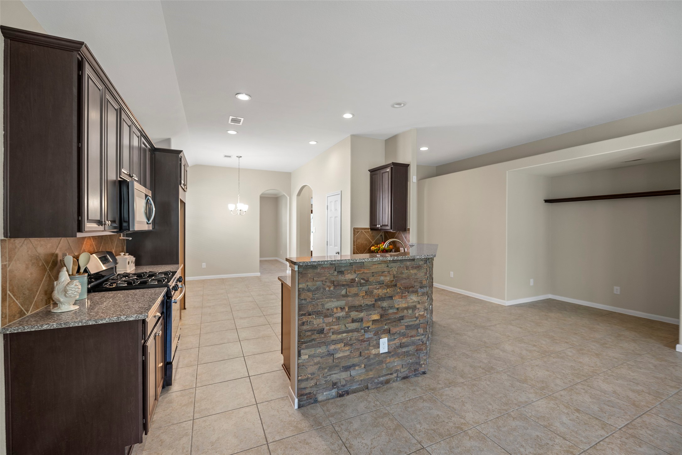 15623 Whisper Woods Drive Property Photo 10