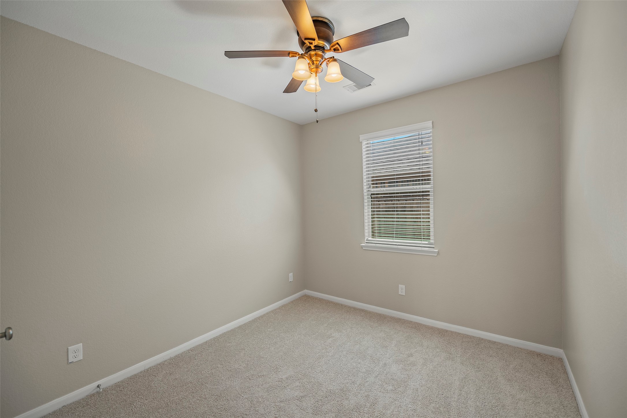 15623 Whisper Woods Drive Property Photo 20