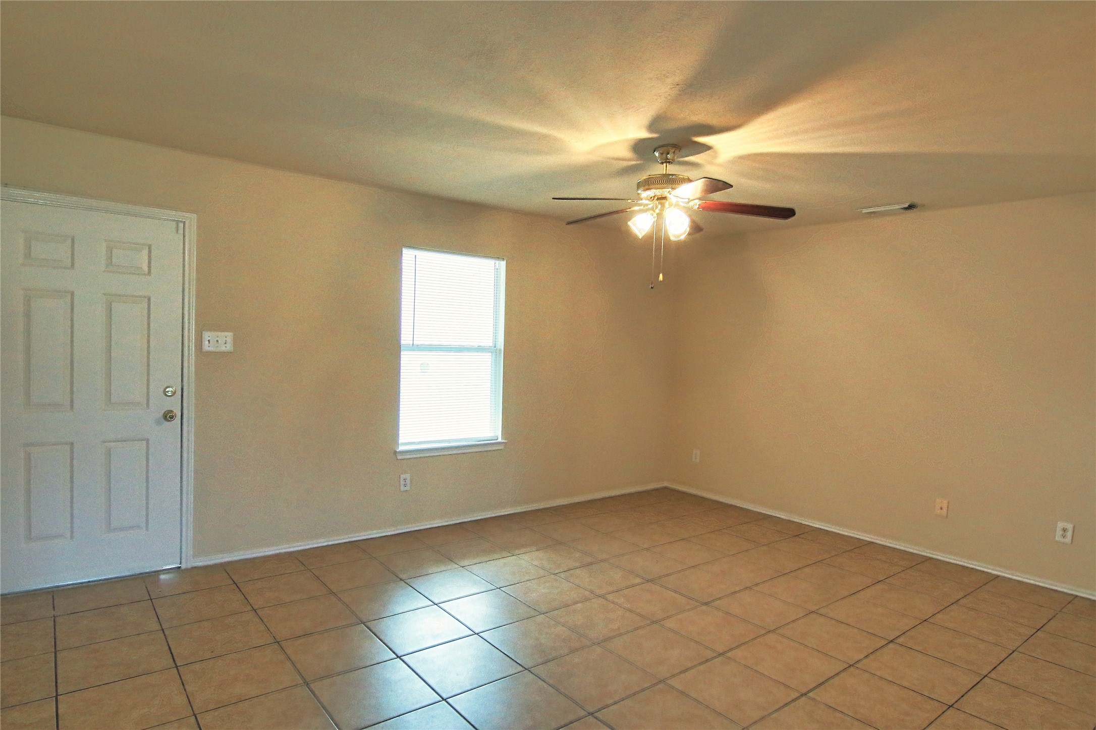 7419 Kennemer Property Photo 5