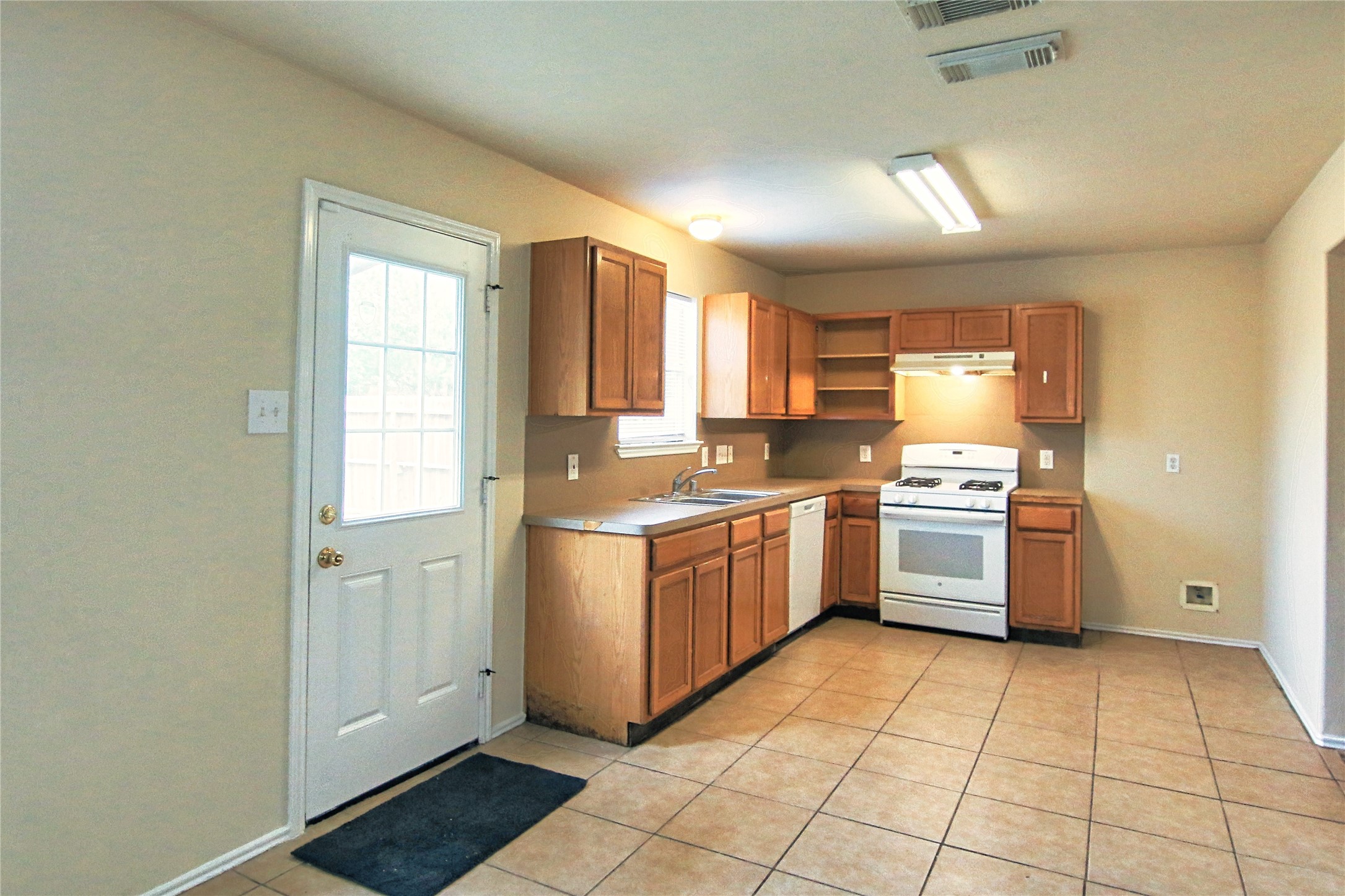 7419 Kennemer Property Photo 8