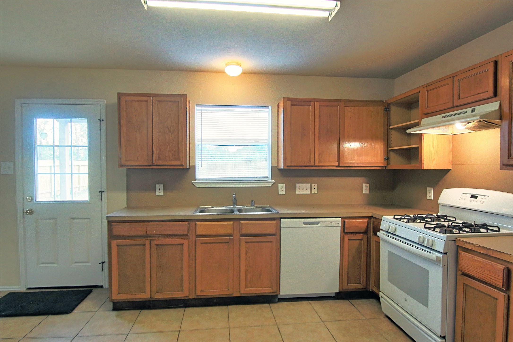 7419 Kennemer Property Photo 10