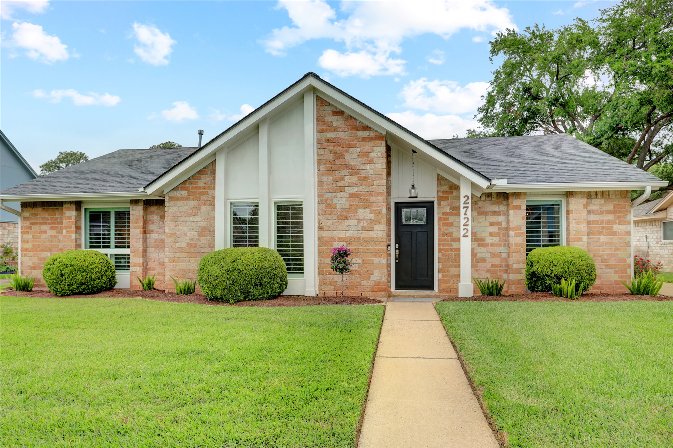 2722 Field Line Drive Property Photo