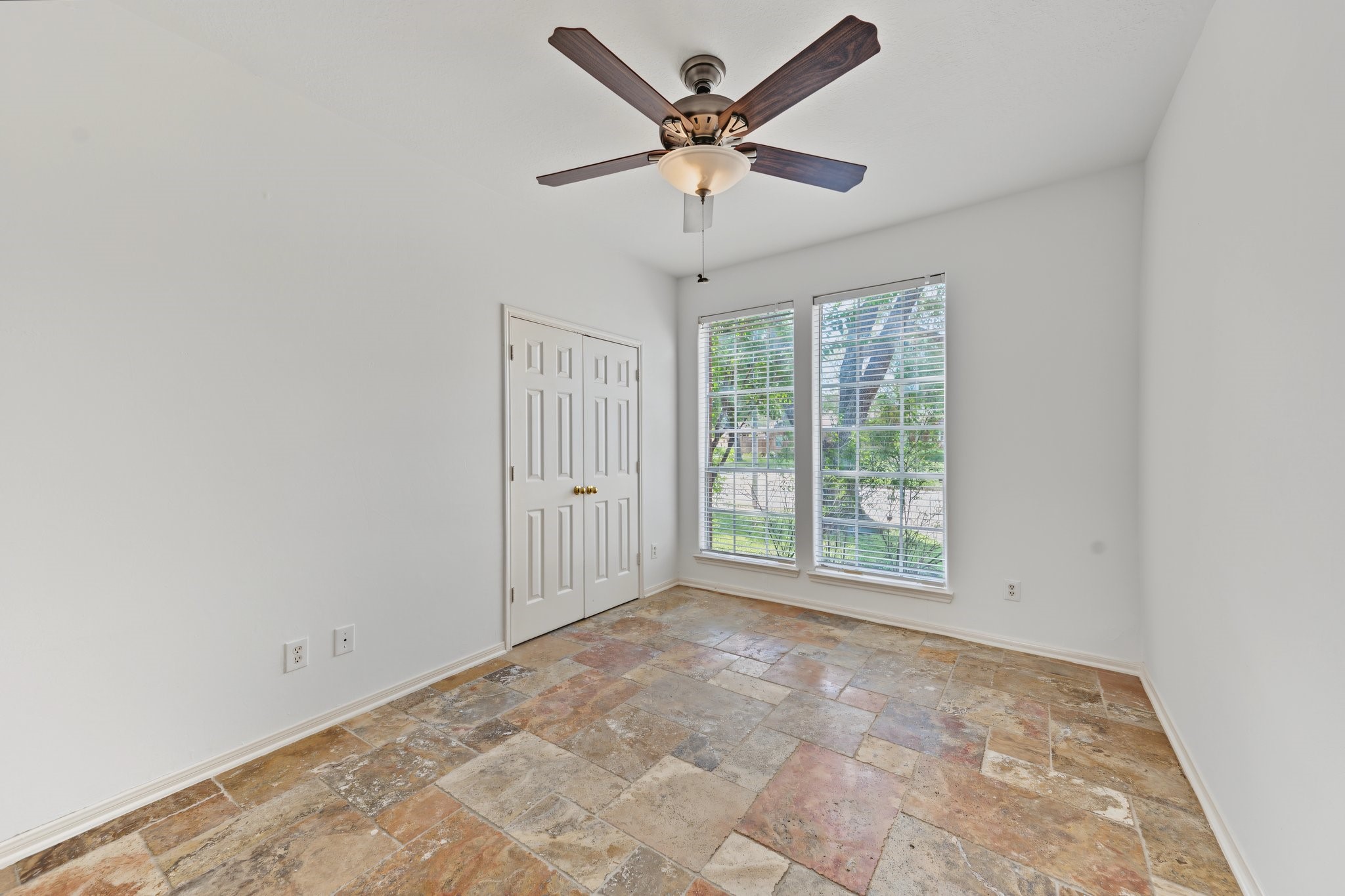 18522 Park Harbor Drive Property Photo 7