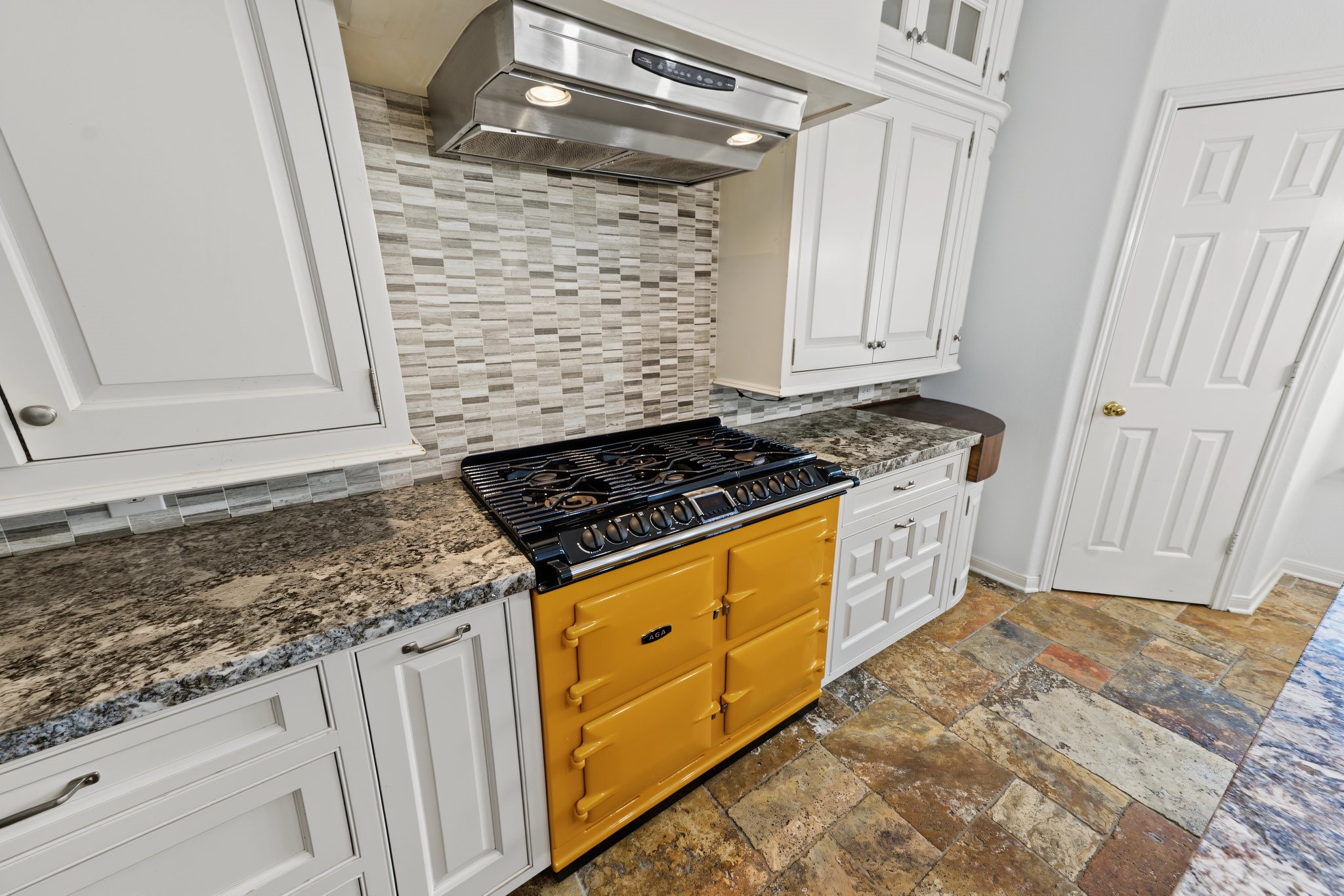 18522 Park Harbor Drive Property Photo 14