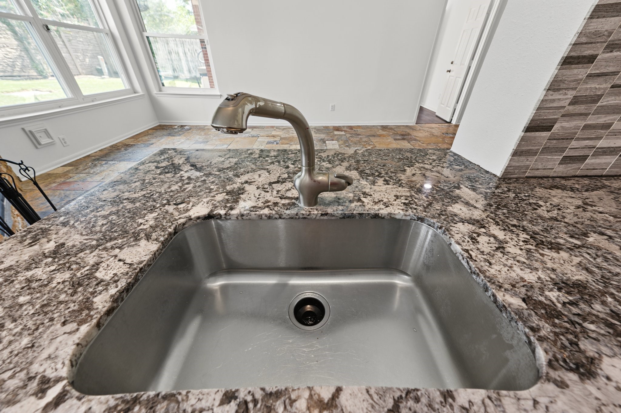 18522 Park Harbor Drive Property Photo 15