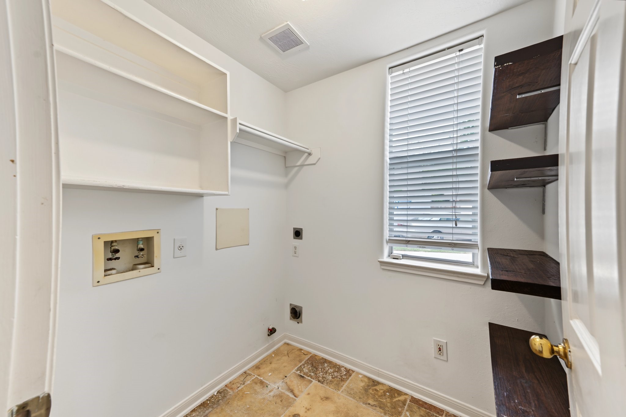 18522 Park Harbor Drive Property Photo 18