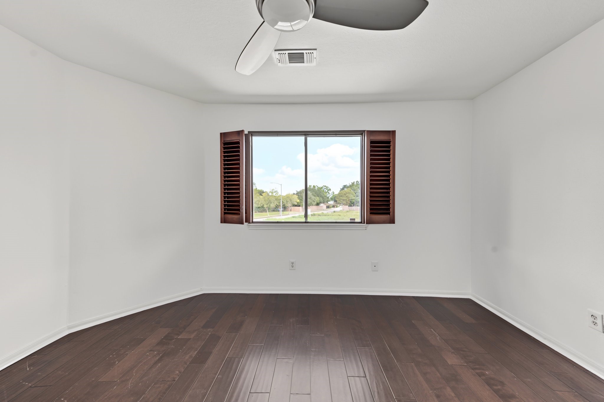 18522 Park Harbor Drive Property Photo 31