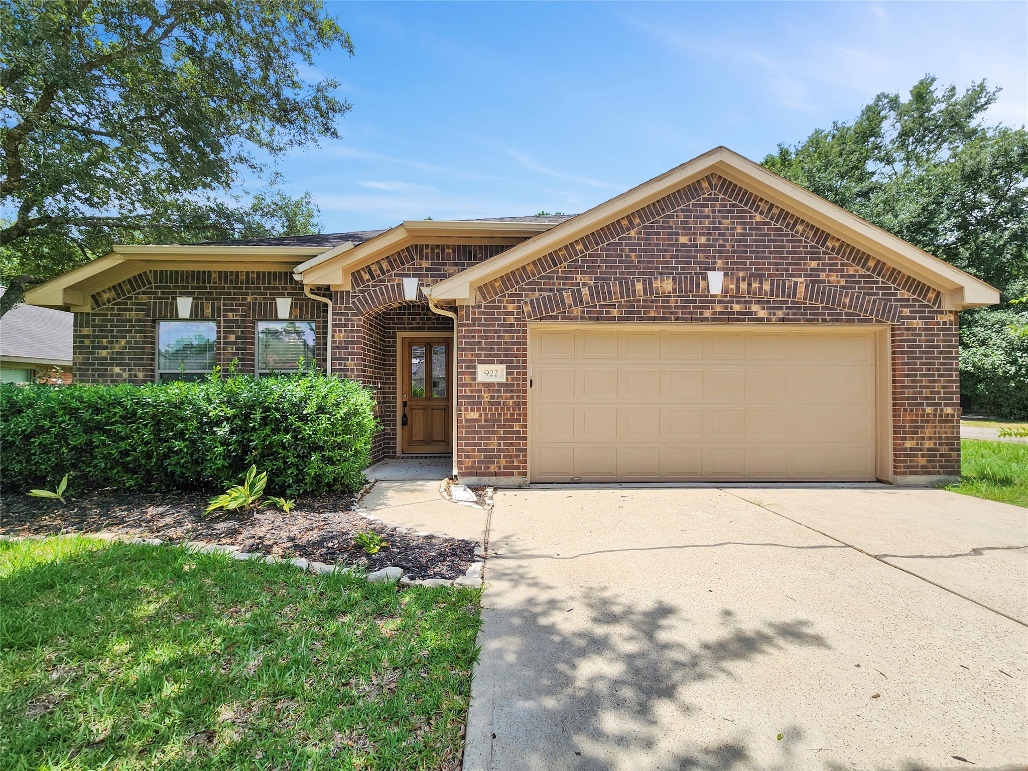 922 Fife Dr, Property Photo 1