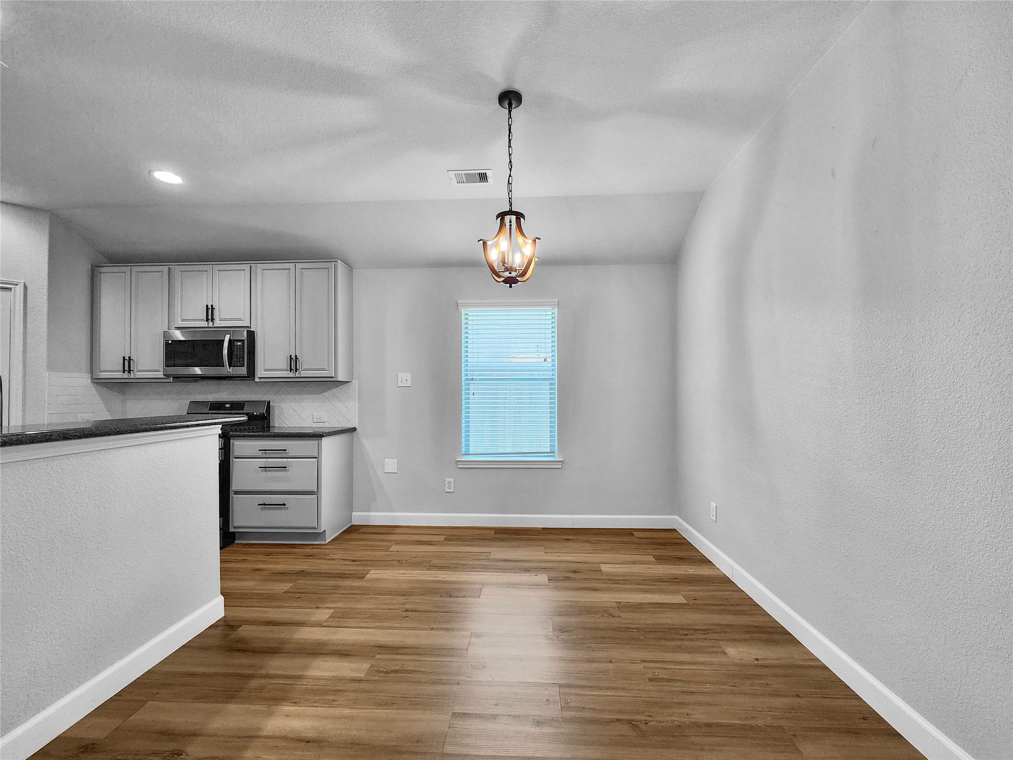 922 Fife Dr, Property Photo 4