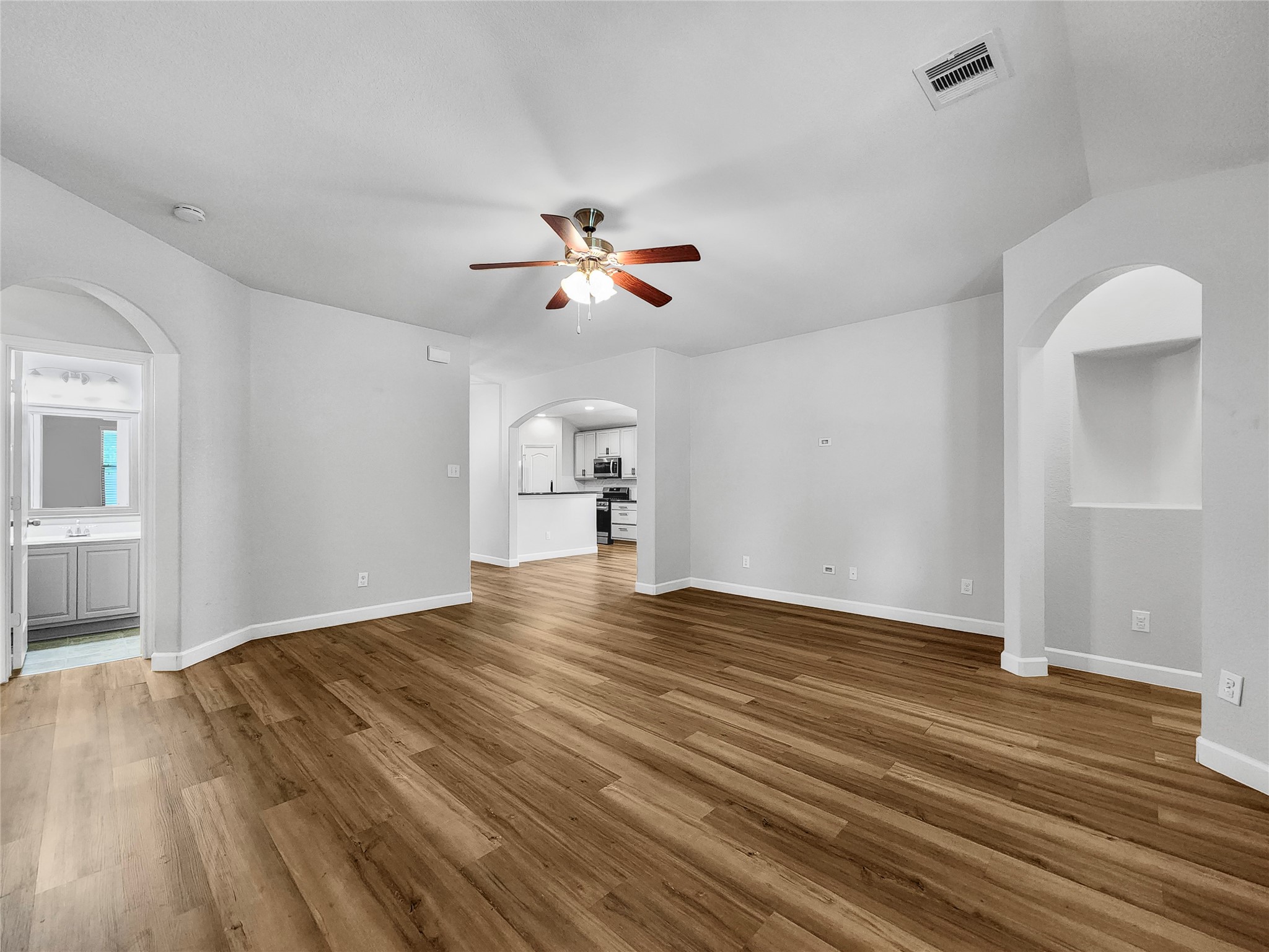 922 Fife Dr, Property Photo 5