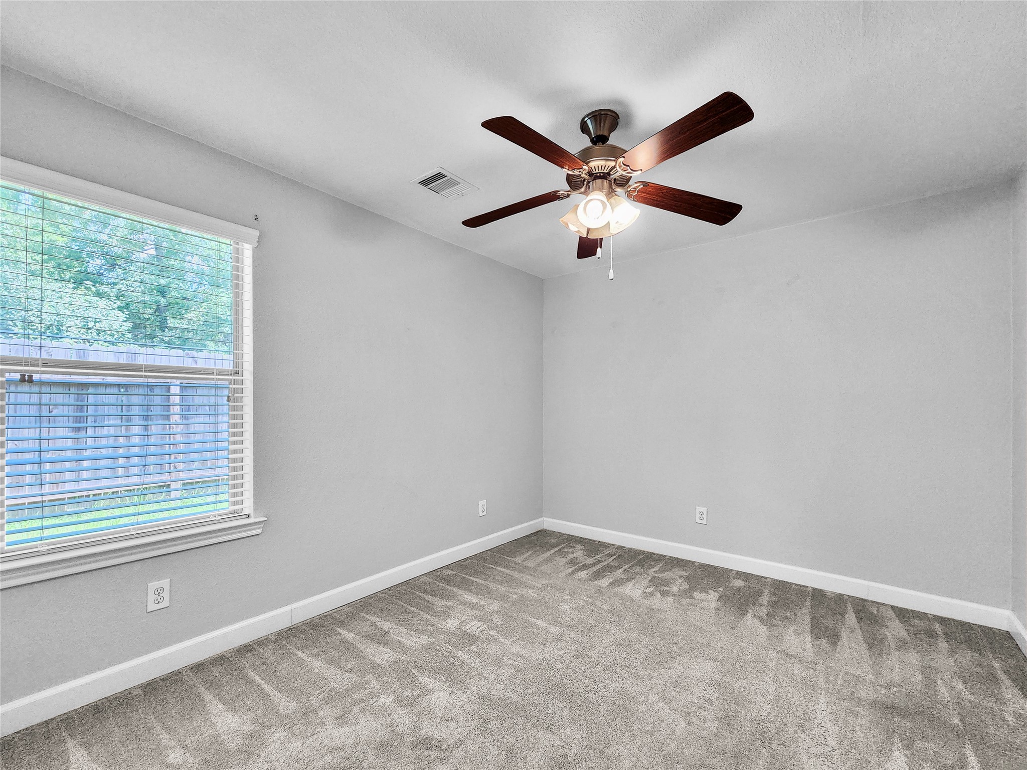 922 Fife Dr, Property Photo 10