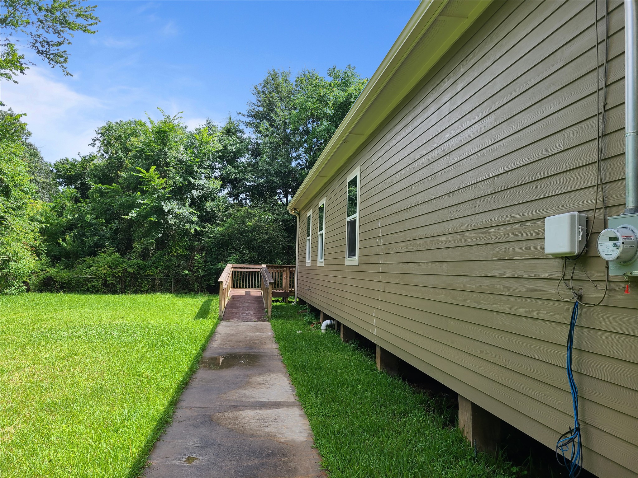 27436 Lantern Lane Property Photo 4