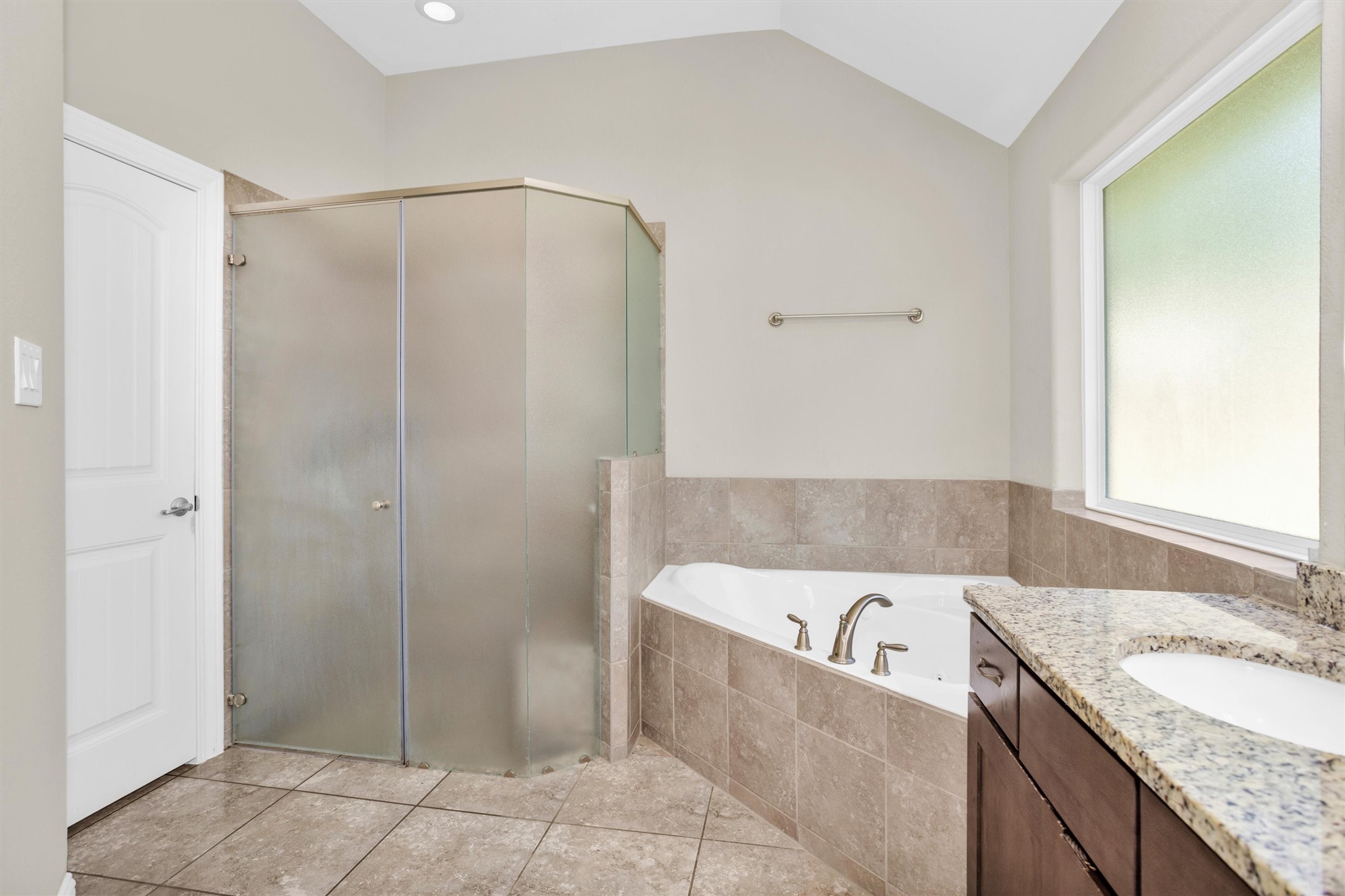 25075 Shady Oak Drive Property Photo 24