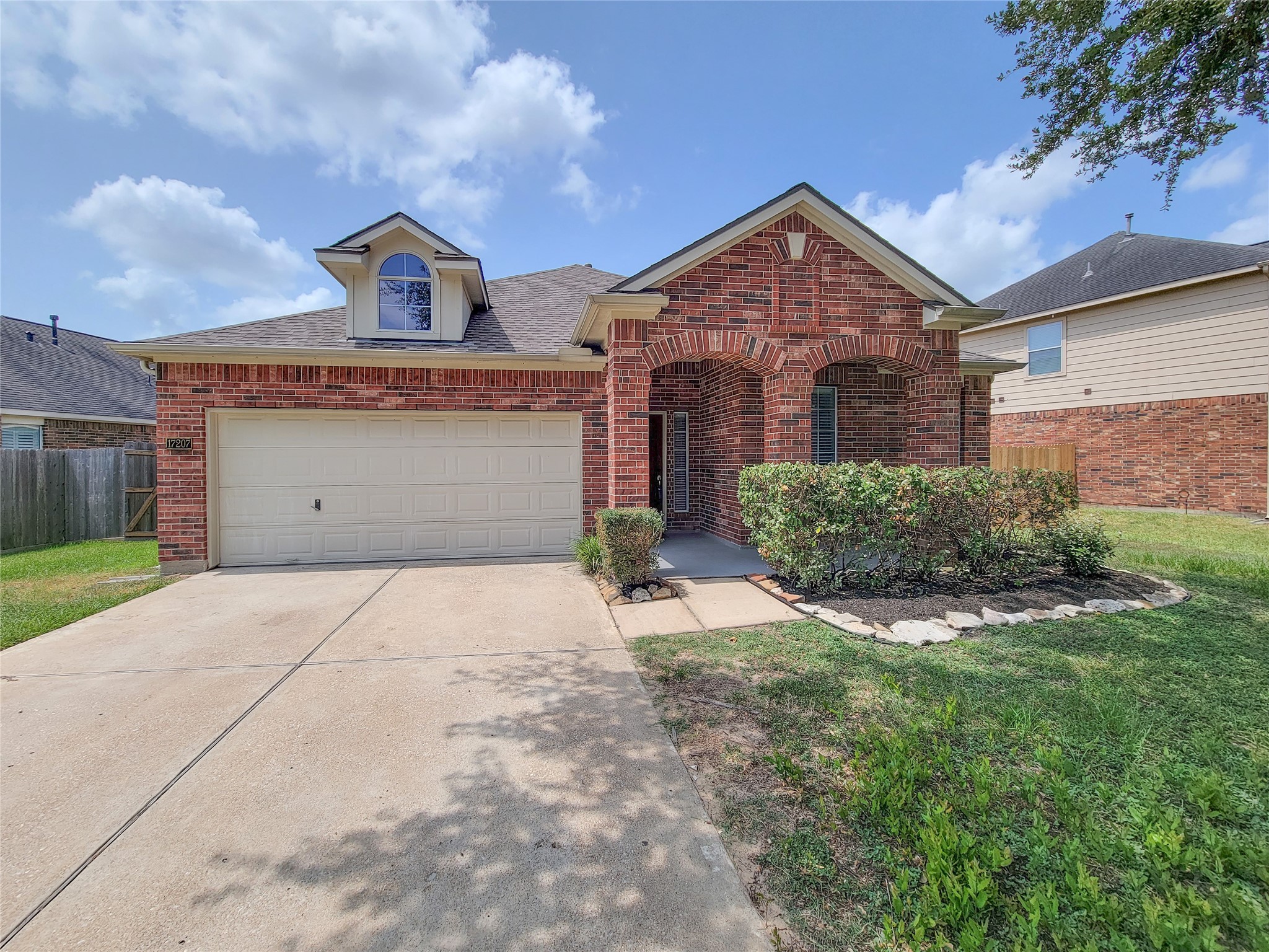 17207 Mossbriar Lane Property Photo 1