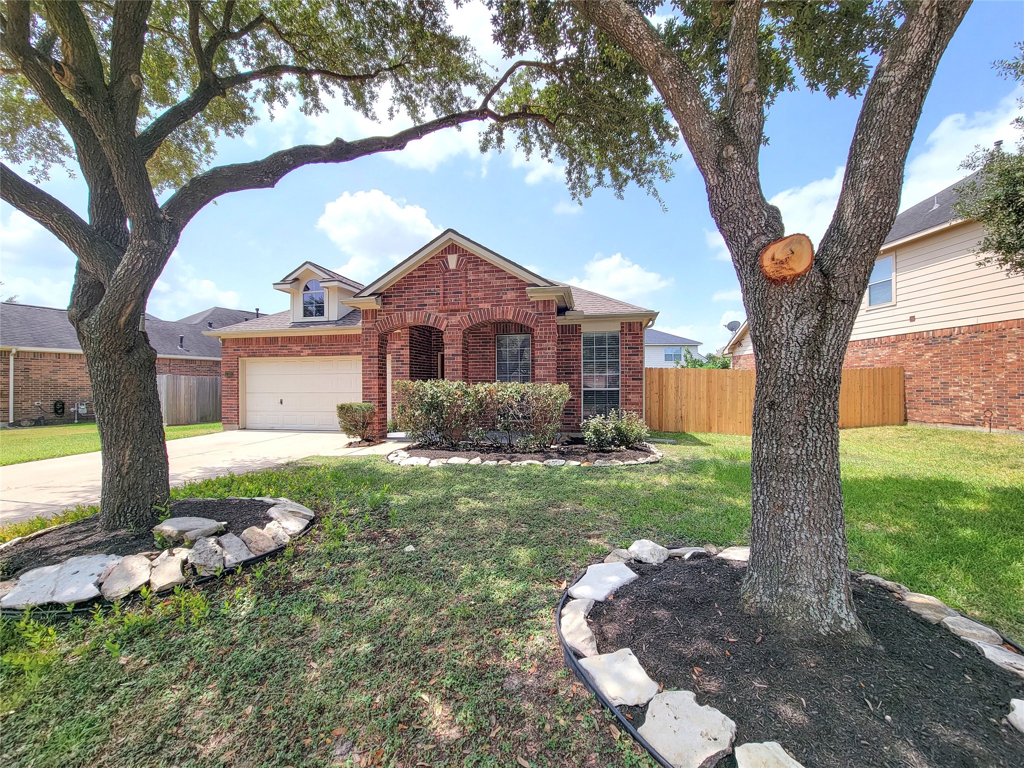 17207 Mossbriar Lane Property Photo 2