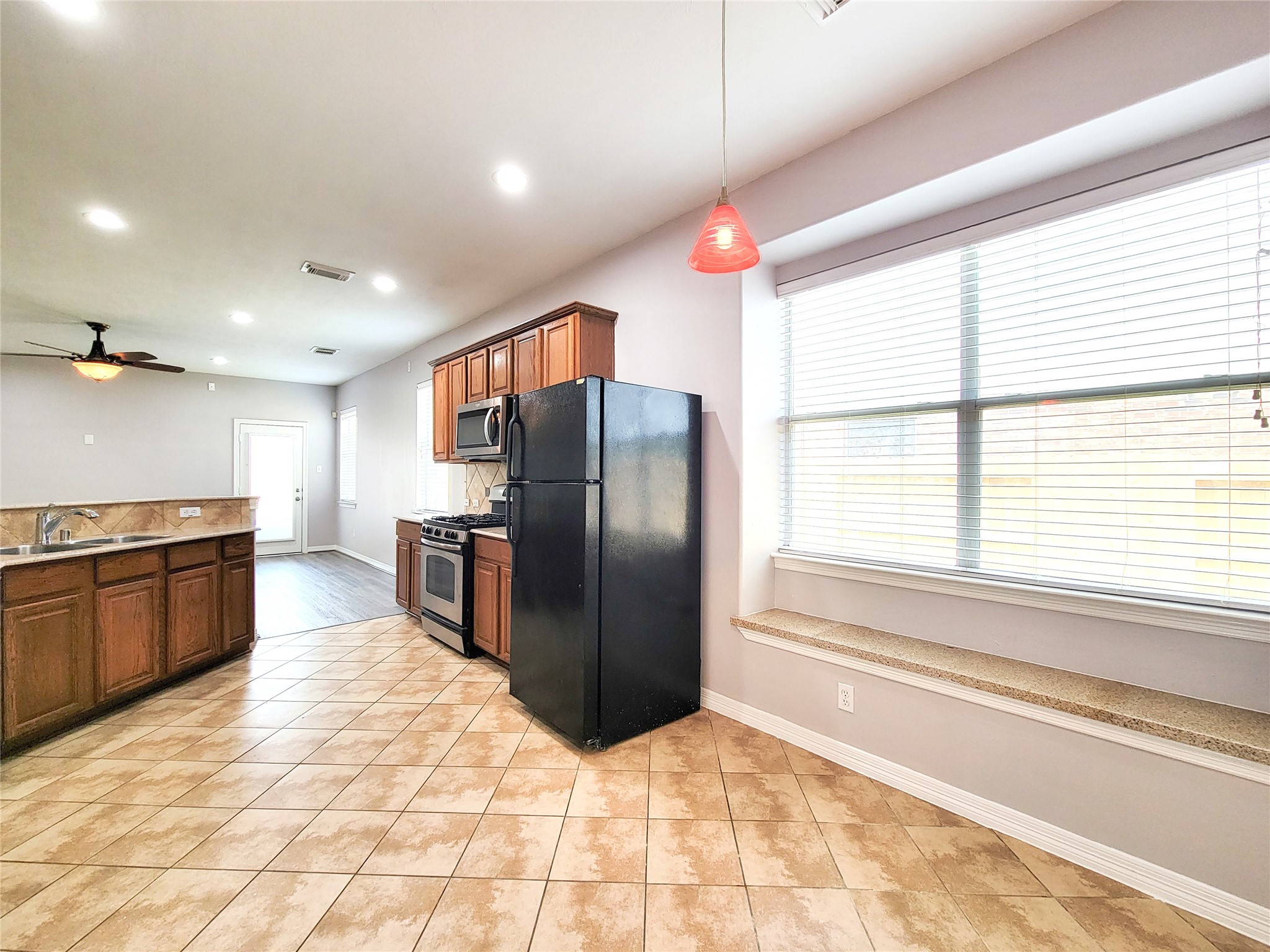 17207 Mossbriar Lane Property Photo 8