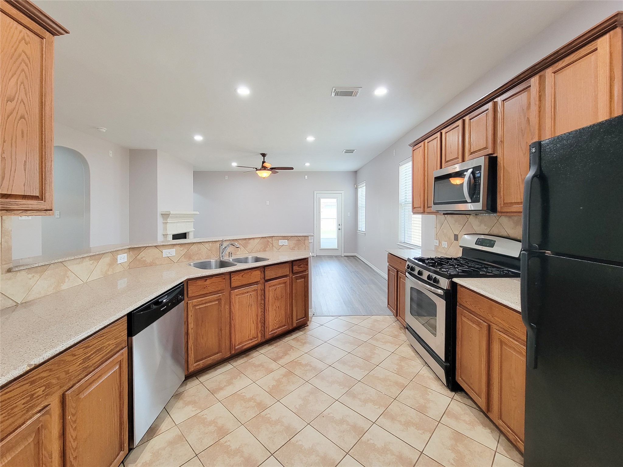 17207 Mossbriar Lane Property Photo 9
