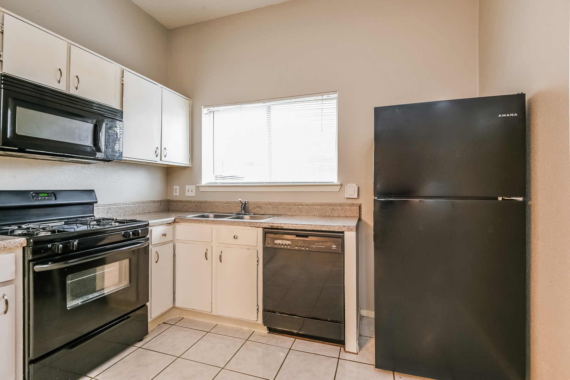 2718 N Brompton Drive Property Photo 5
