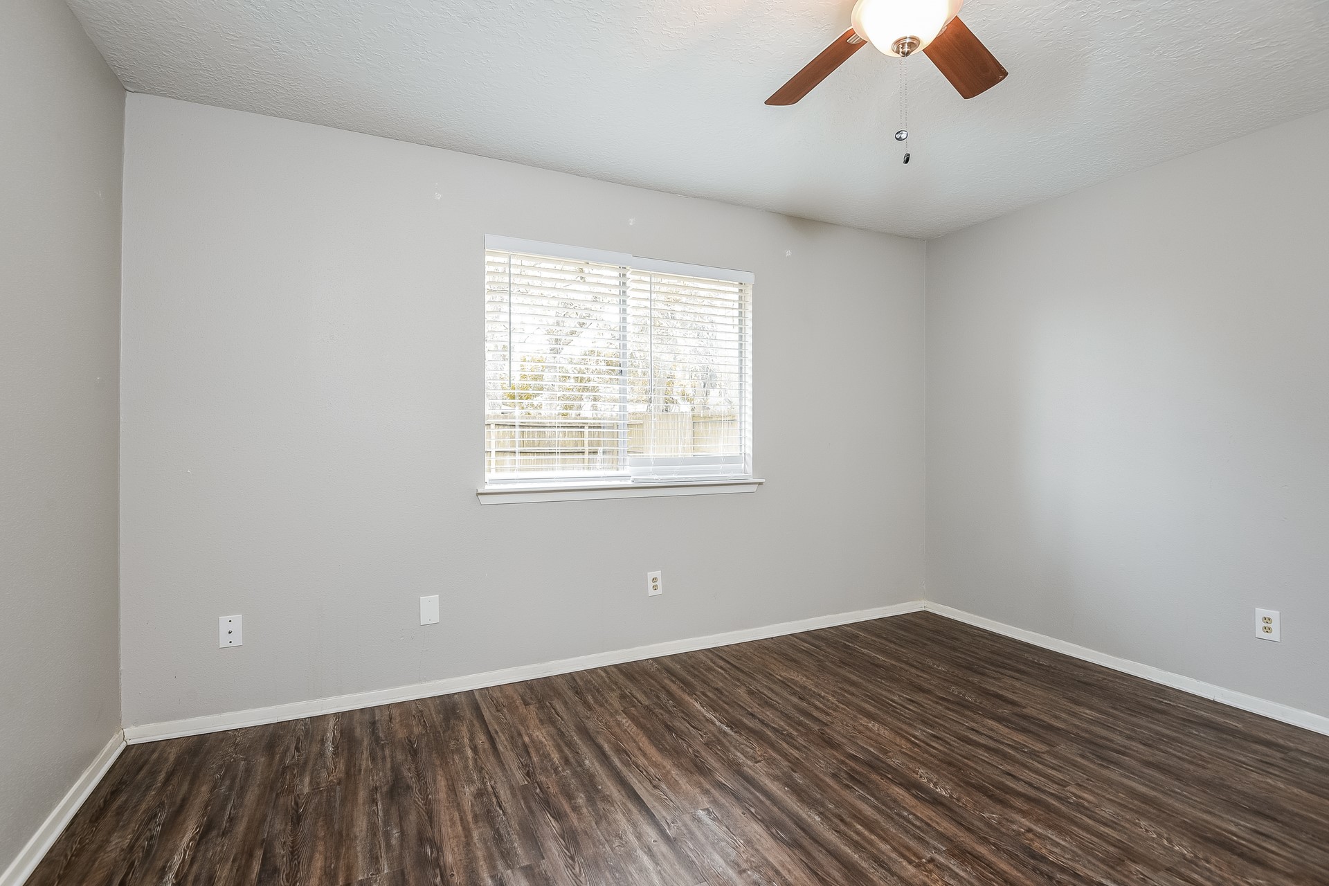 2718 N Brompton Drive Property Photo 7