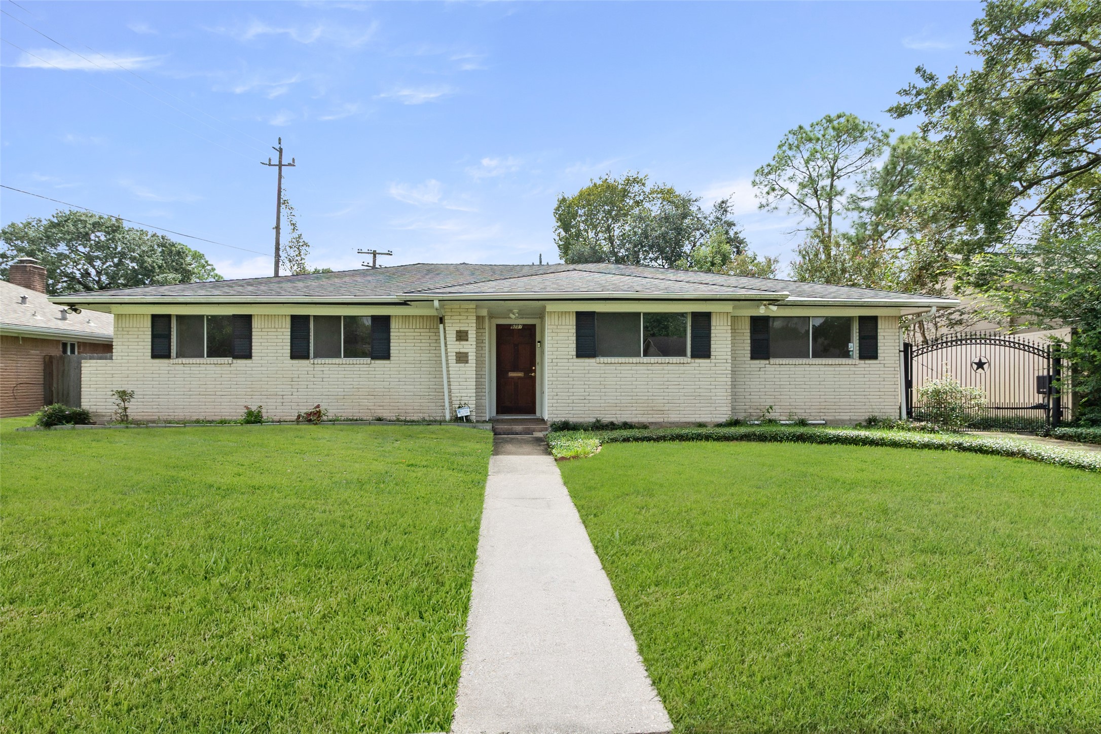 5707 Kuldell Drive Property Photo 1