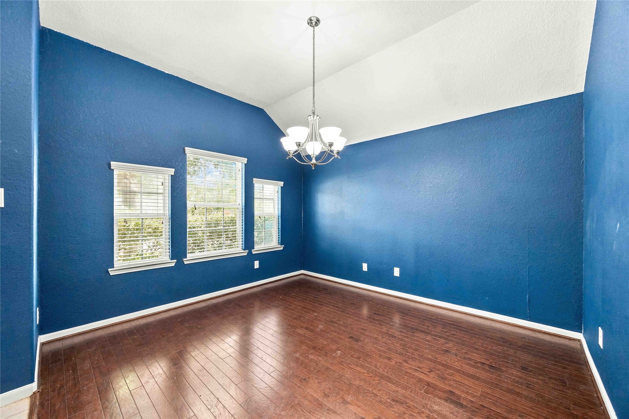 21554 Barrett Knolls Drive Property Photo 3