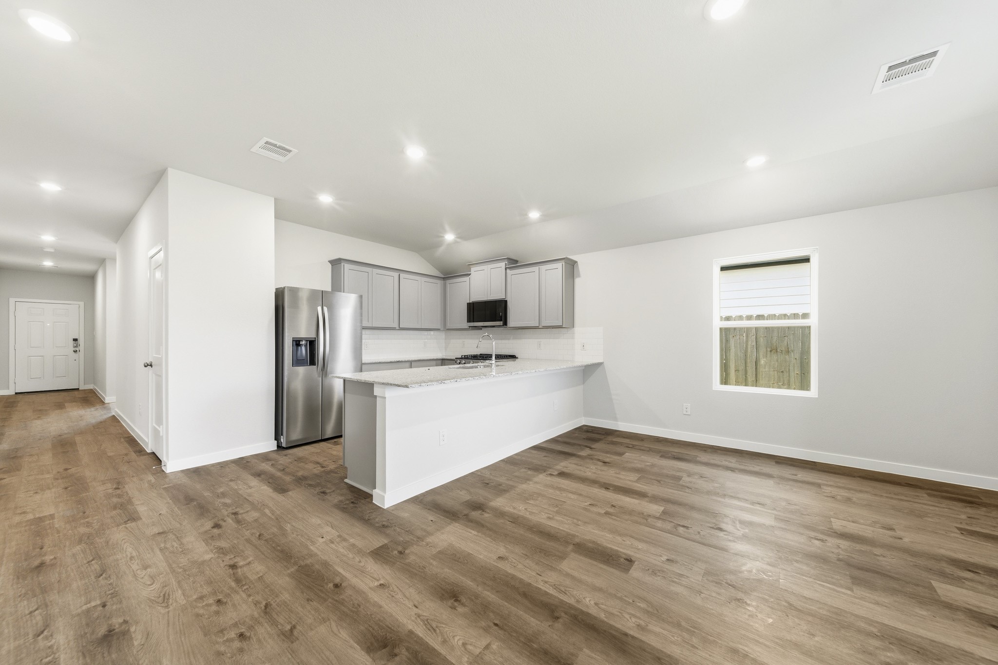 14215 Spring Valley Drive Property Photo 7