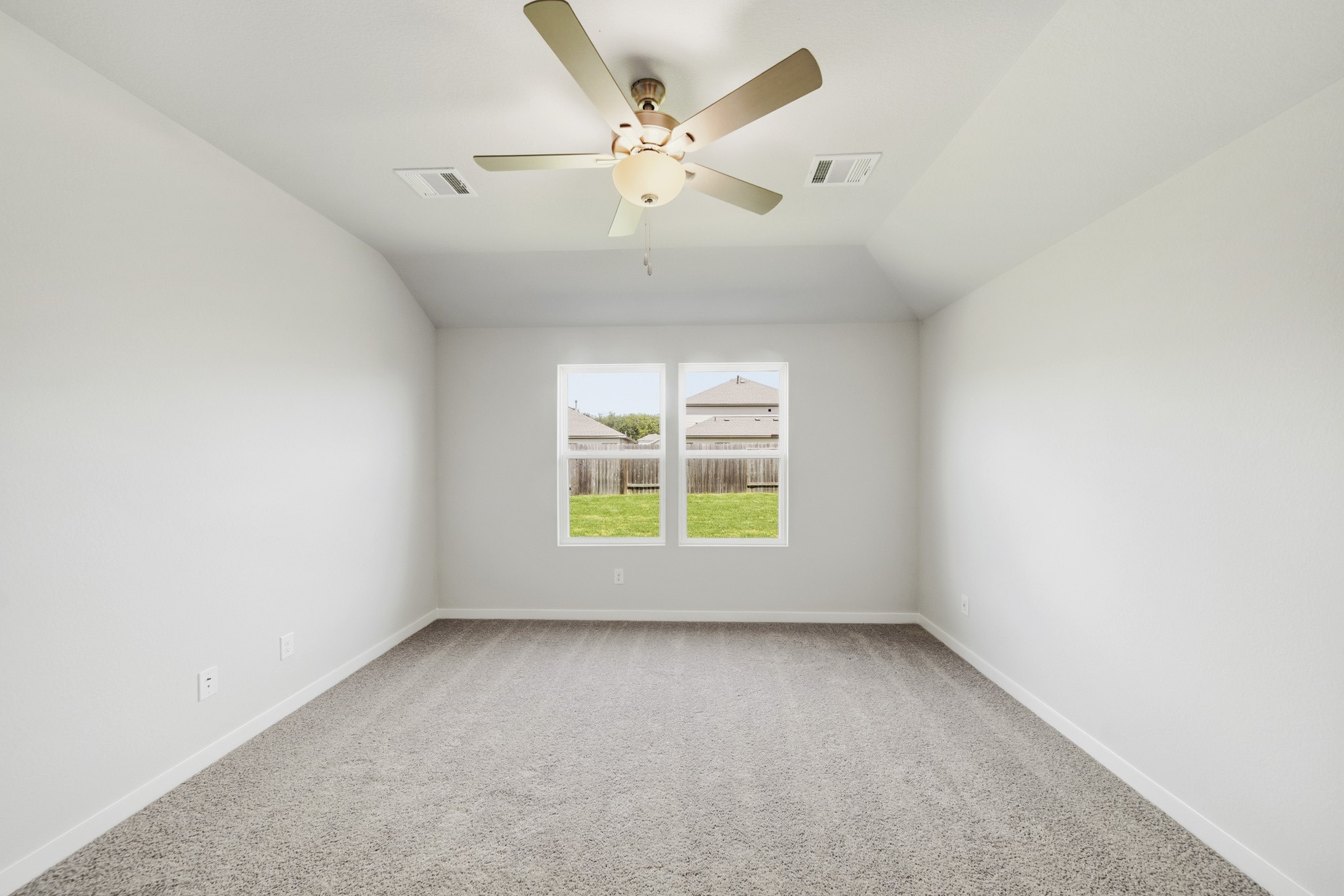 14215 Spring Valley Drive Property Photo 13