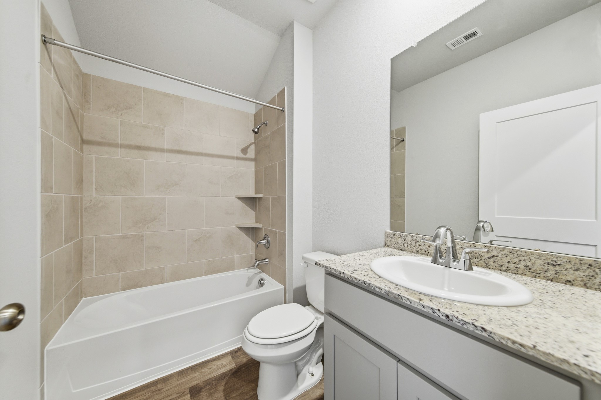 14215 Spring Valley Drive Property Photo 20
