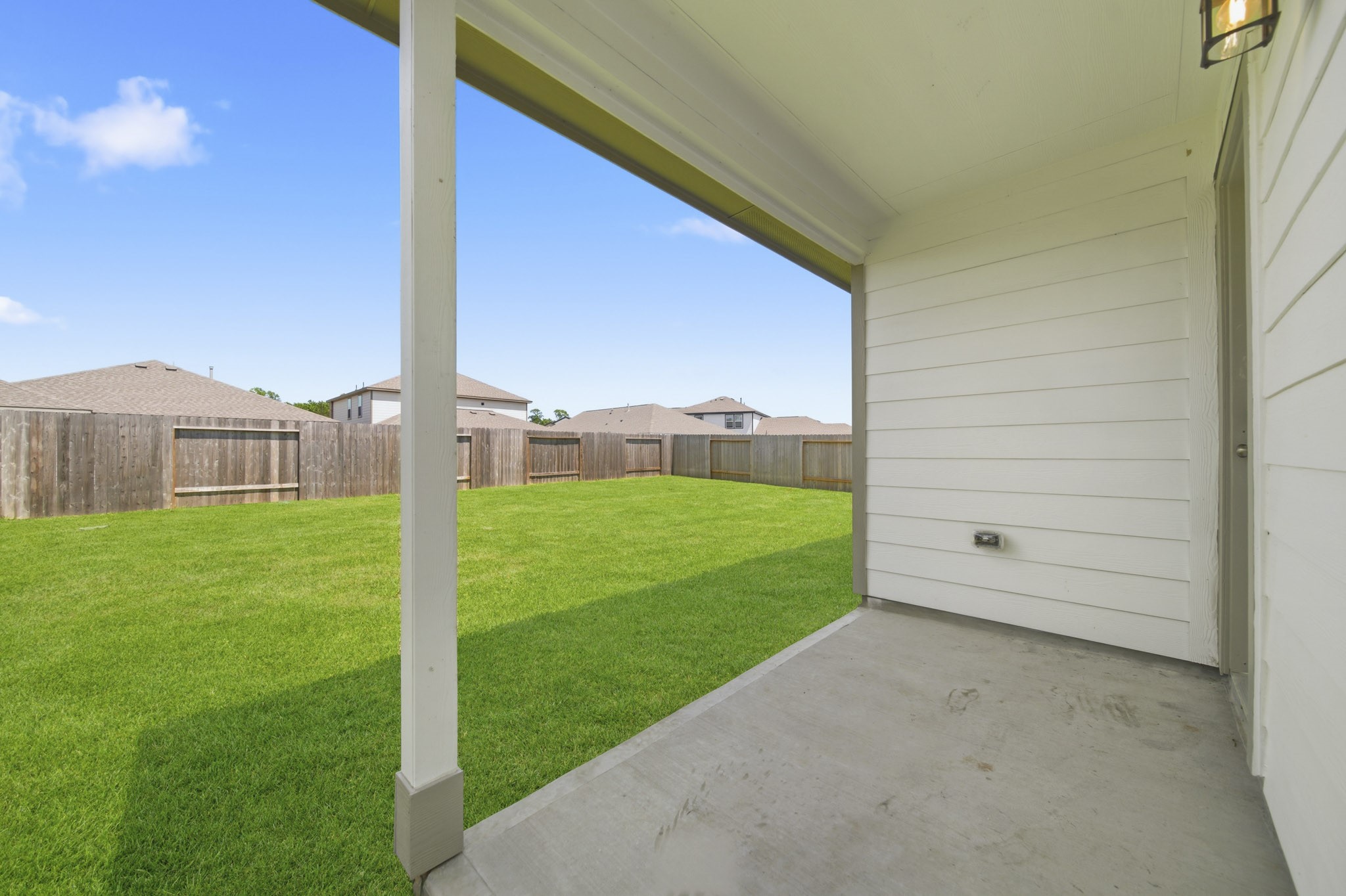 14215 Spring Valley Drive Property Photo 21