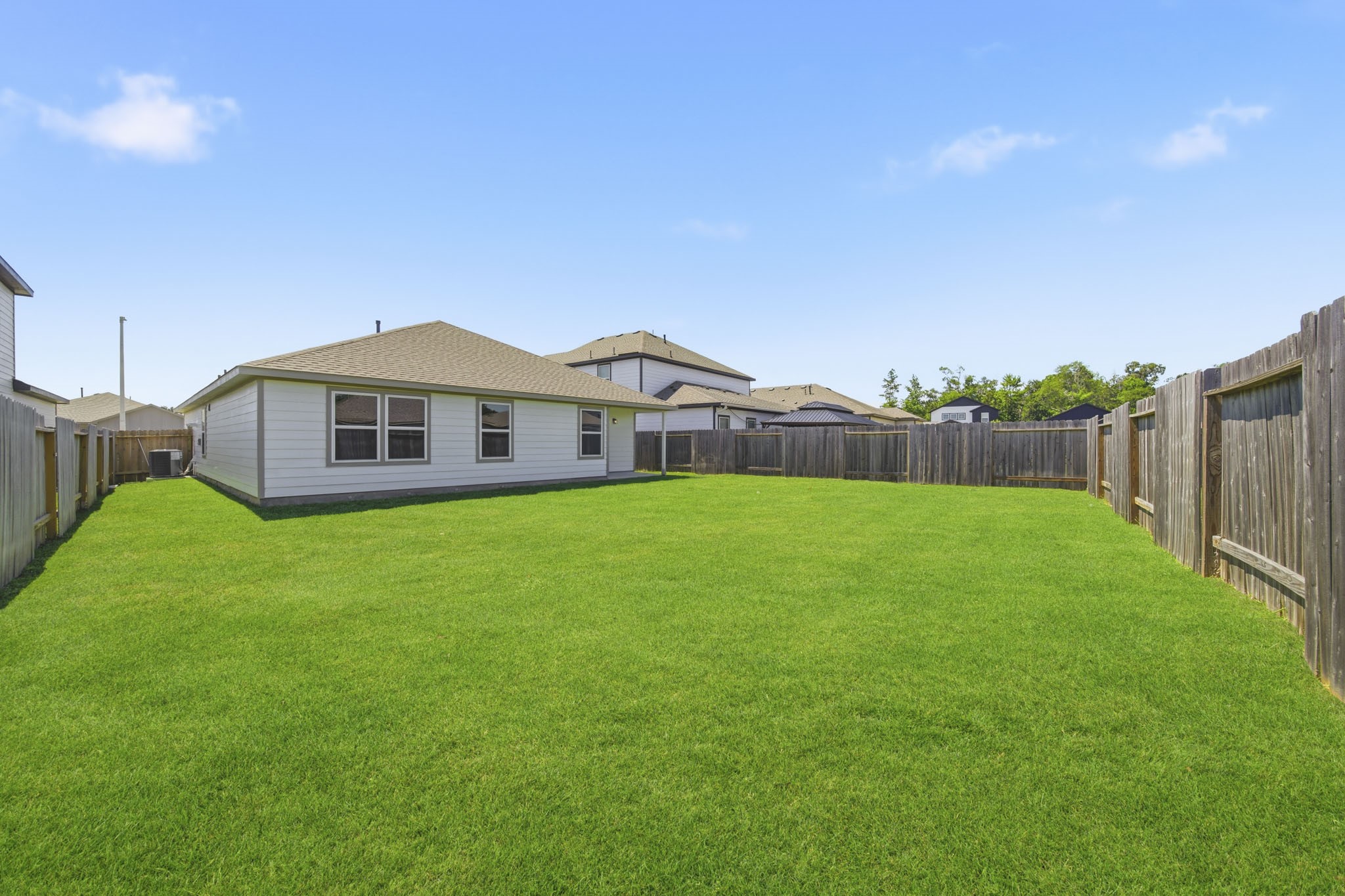 14215 Spring Valley Drive Property Photo 23