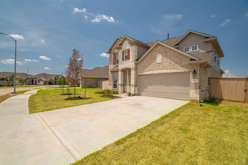 30014 Twisting Springs Drive Property Photo 3
