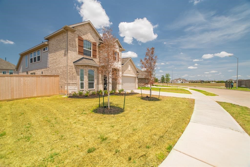 30014 Twisting Springs Drive Property Photo 4