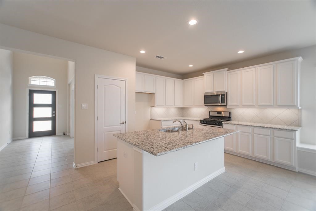 30014 Twisting Springs Drive Property Photo 12