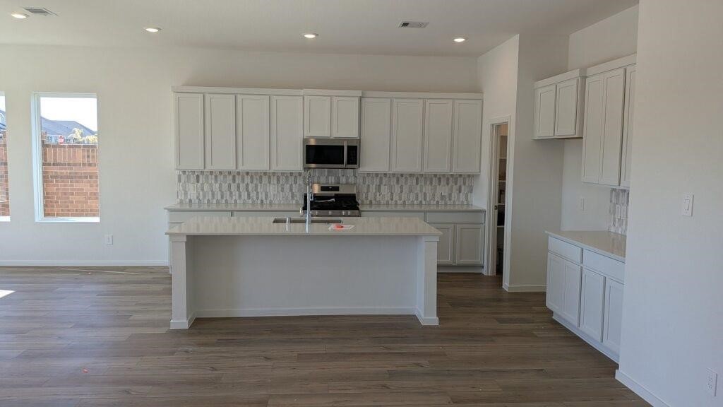 902 Blue Stone Drive Property Photo 1