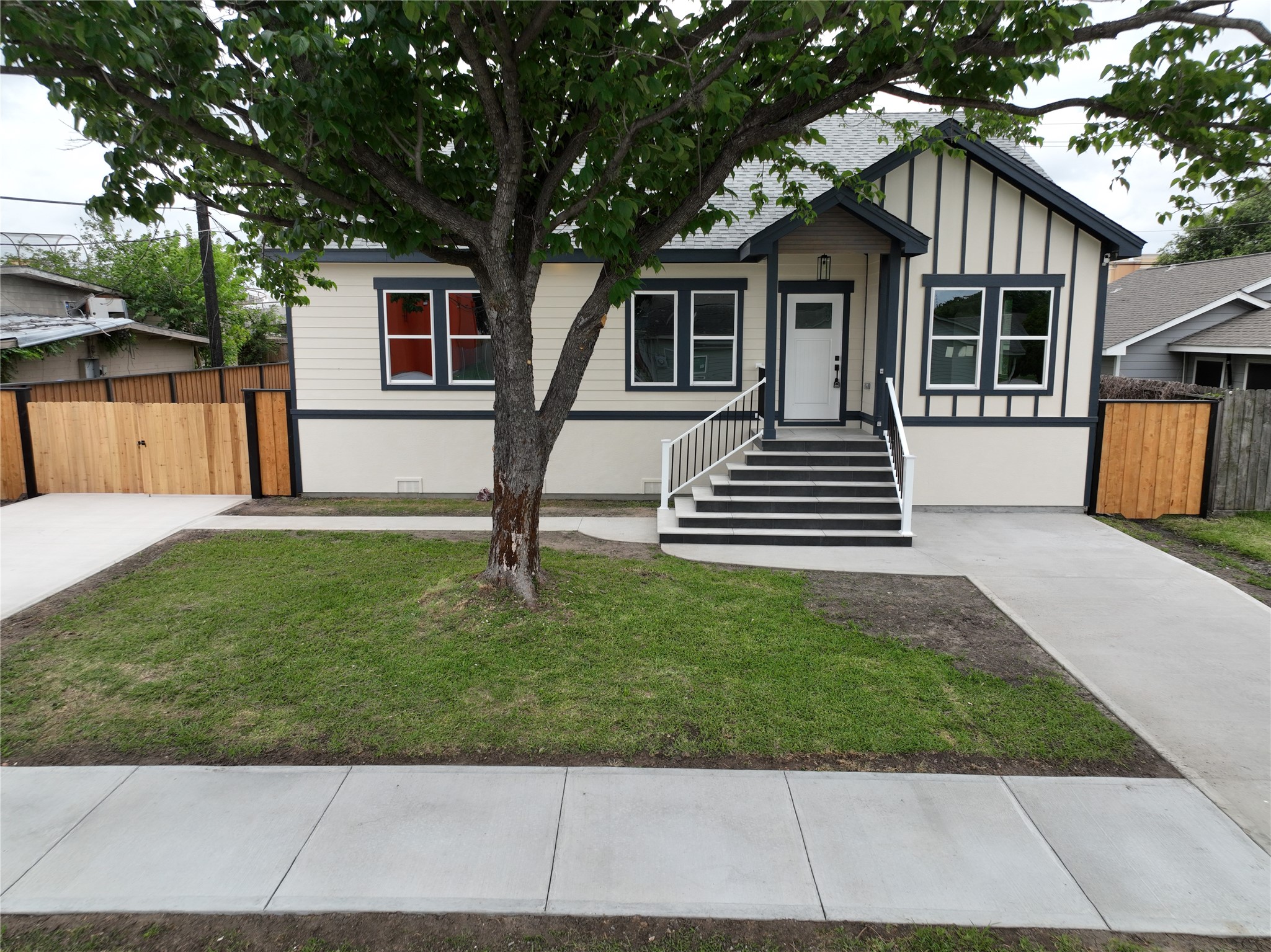 818 Westshire Drive Property Photo 2