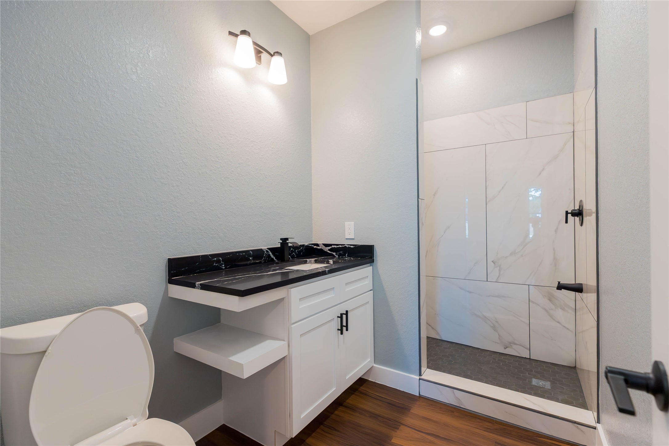 818 Westshire Drive Property Photo 15