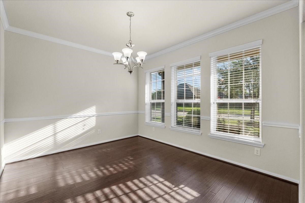 2246 Oakleaf Trail Lane Property Photo 5