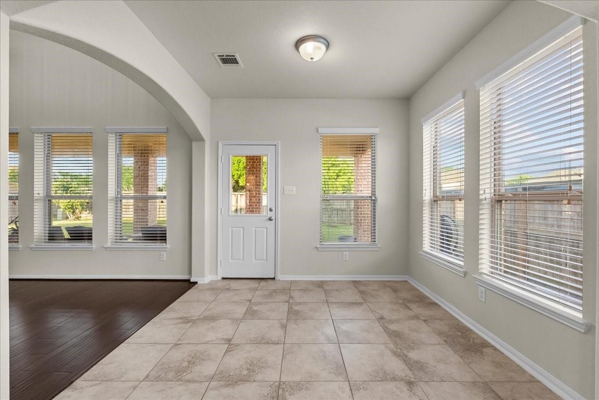 2246 Oakleaf Trail Lane Property Photo 15