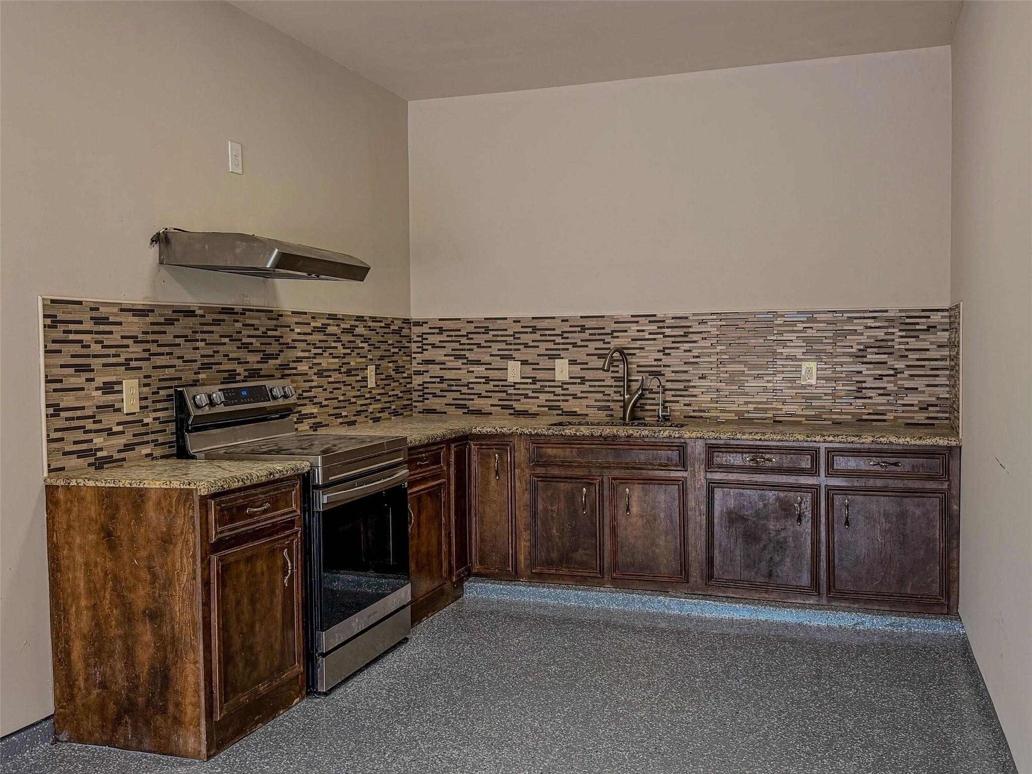 2246 Oakleaf Trail Lane Property Photo 19